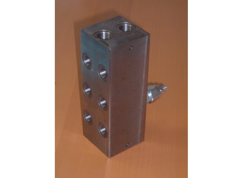 Kocka rozvodná, 3 sekcie, 50-210 bar